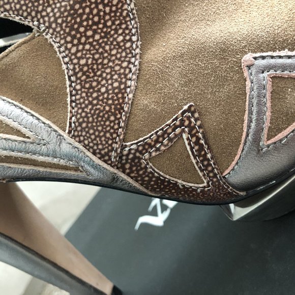 Velvel Angel Shoes - Picture 2 of 3